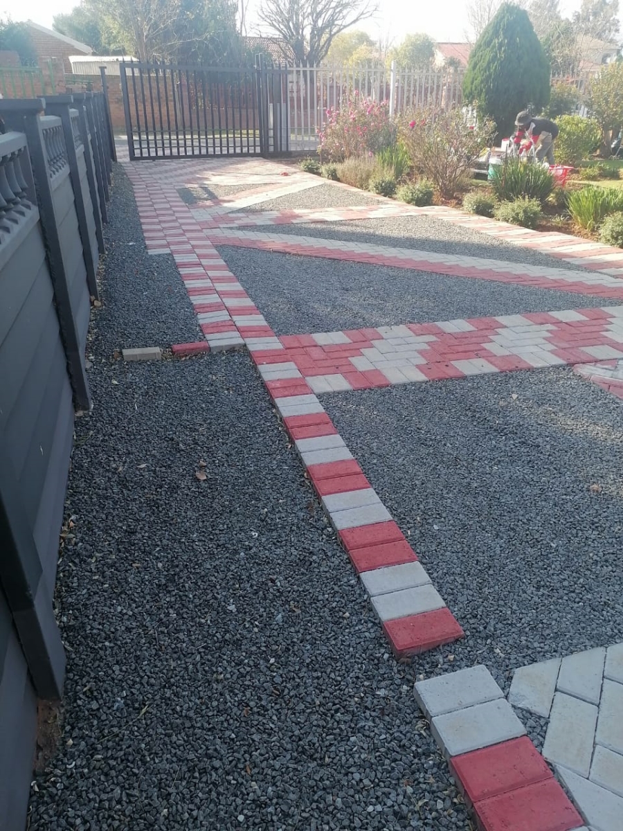 To Let 3 Bedroom Property for Rent in Madeira Park Eastern Cape